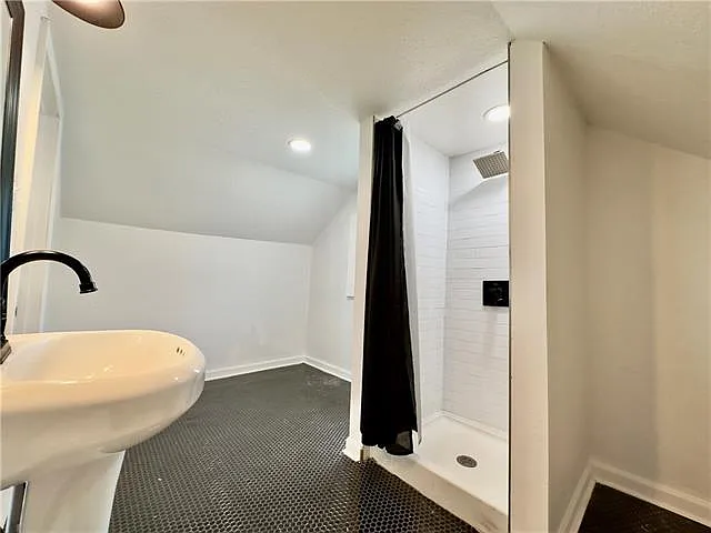 433 Homer St — Photo 21