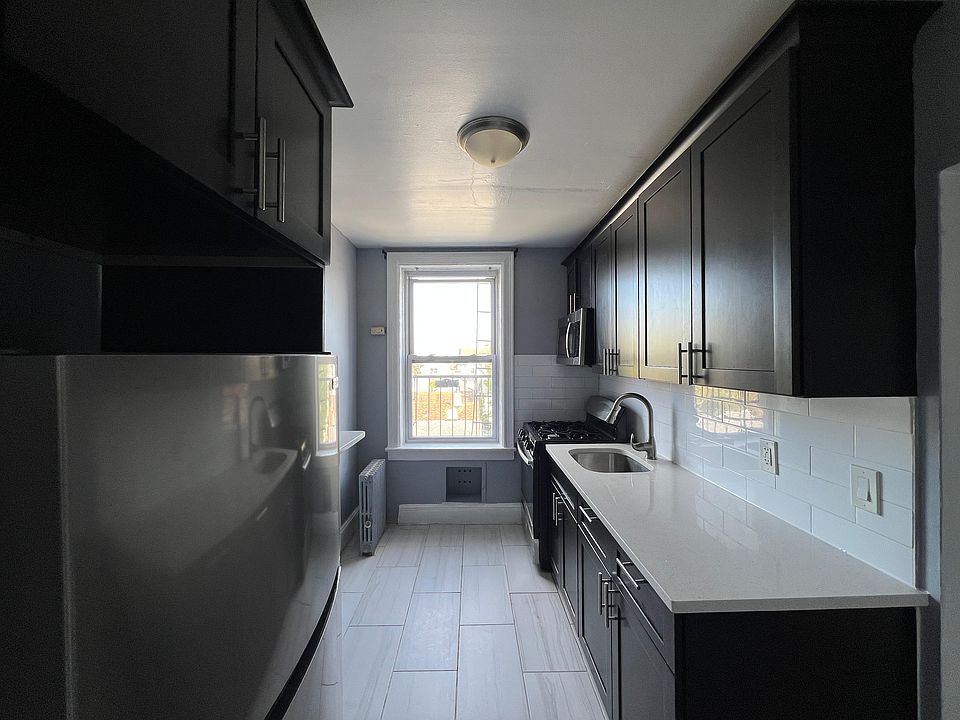 1st image of 130 W 47th St #45E