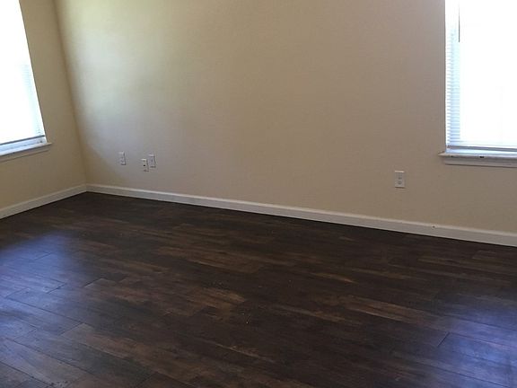 5th image of 426 N Beard Ave
