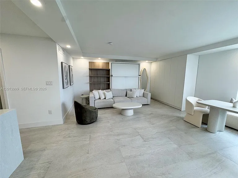 2899 Collins Ave #1414 — Photo 8