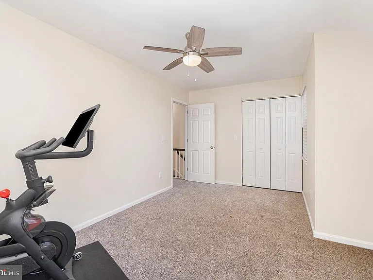 407 Cambridge Ct — Photo 20