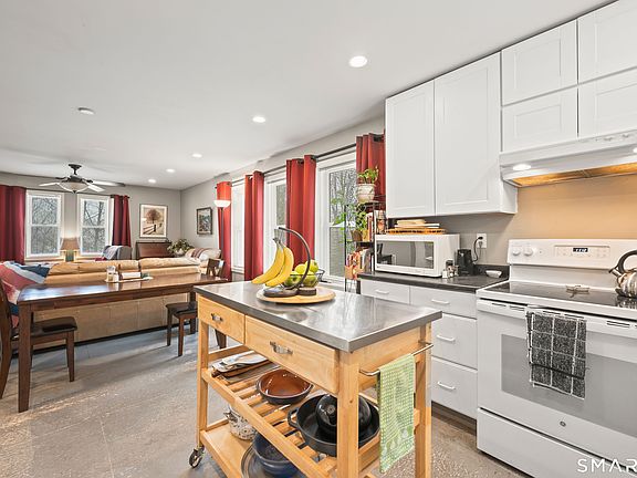 5th image of 85 Fisher Hill Road