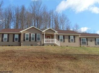 31 Doe Ln, Buckhannon, WV 26201
