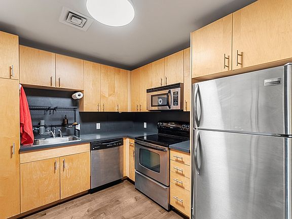 3rd image of 700 Harrison Ave Unit 516