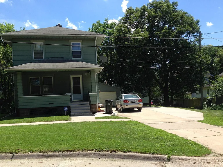 523 Fairchild St — Photo 2