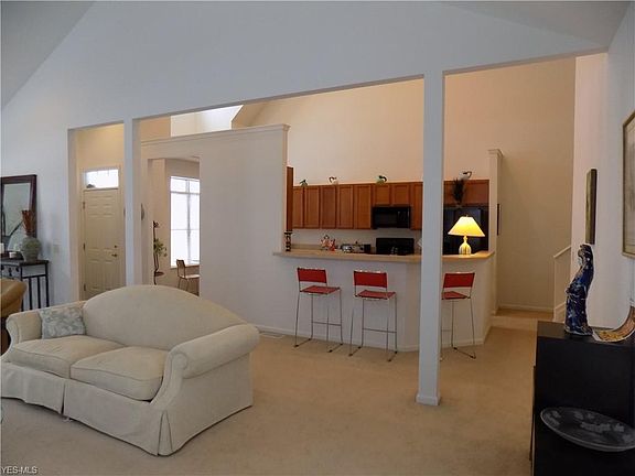 4th image of 410 Bascule Dr