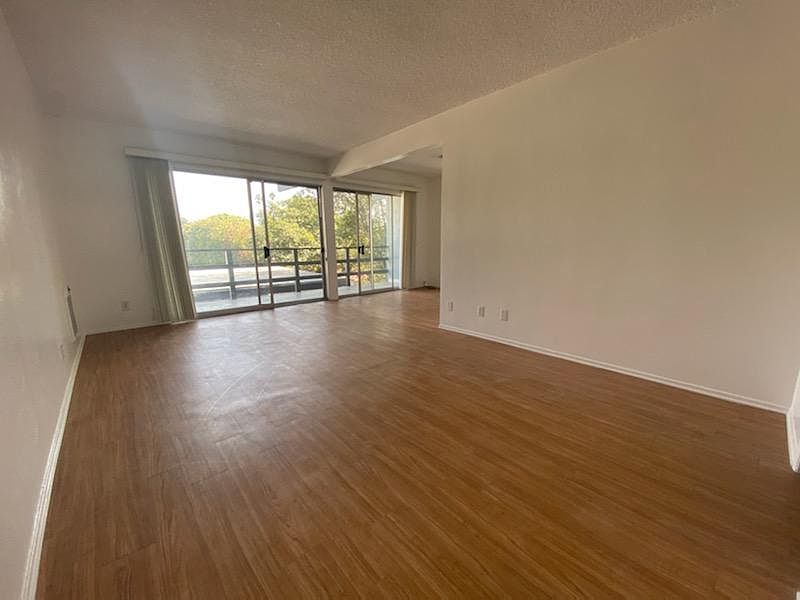 2nd image of 609 De La Vina St #17