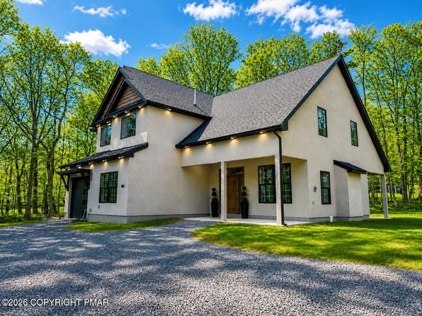 1109 N Rocky Mountain Dr, Effort, PA 18330