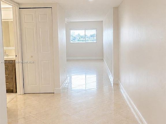 4th image of 901 SW 141st Ave APT 111M