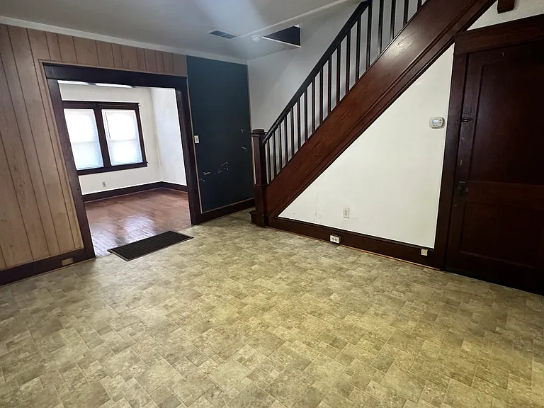 7 S Burhans Blvd — Photo 10
