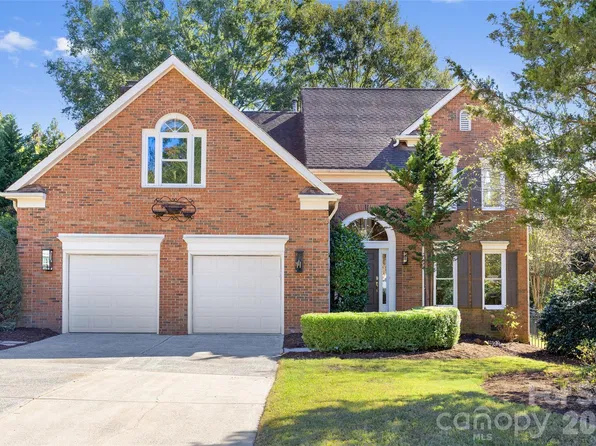 6311 Hawkwood Ln, Charlotte, NC 28277