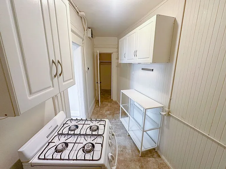 2708 NE Sandy Blvd #2 — Photo 6
