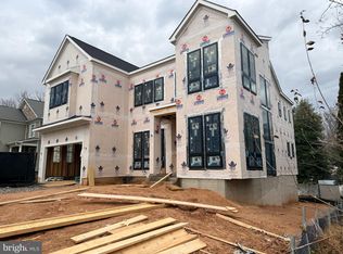 1110 Hillcrest Dr SW, Vienna, VA 22180