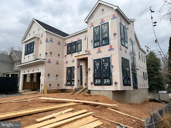 1110 Hillcrest Dr SW, Vienna, VA 22180