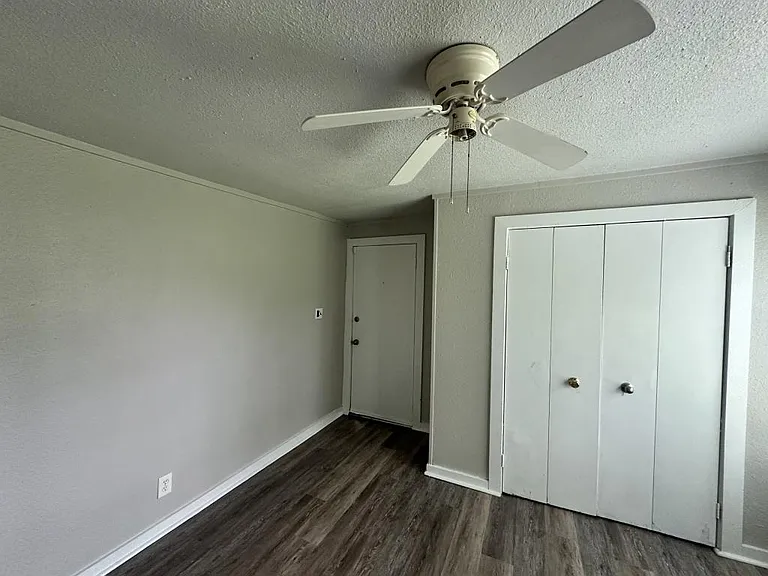 4611 Bradshaw St — Photo 8