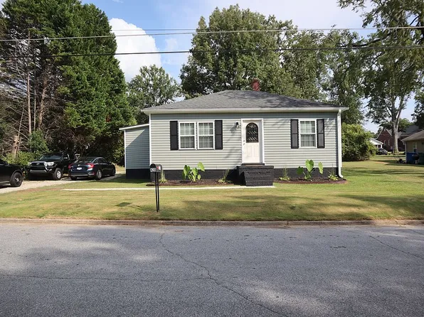 420 Sproles Ave E, Greenwood, SC 29649
