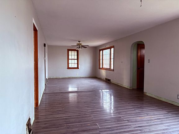 4th image of 309 W South St