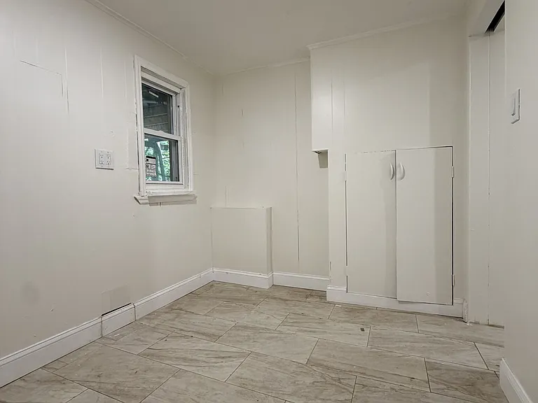 819 Bergen Ave #1 — Photo 9