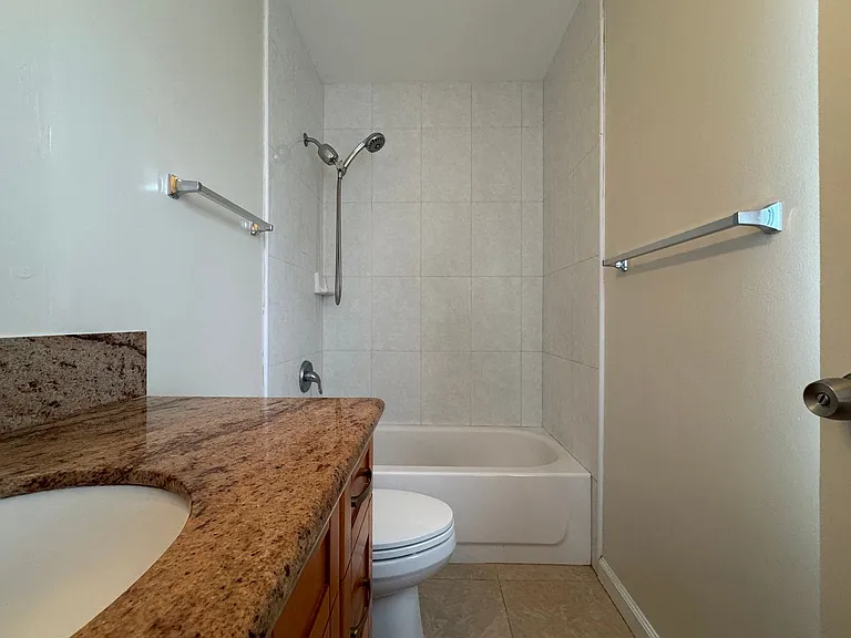 2474 Kapiolani Blvd #401 — Photo 11