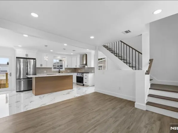 8 Annette Ter, Lodi, NJ 07644