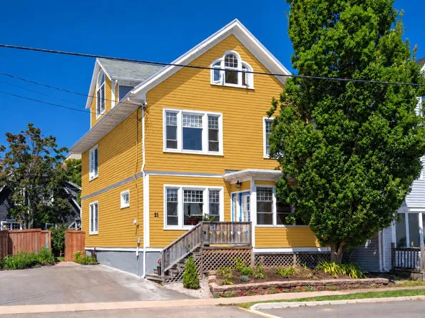 21 Grafton St, Charlottetown, PE C1A 1K6