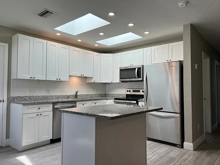 12149 Ridge Rd — Photo 4