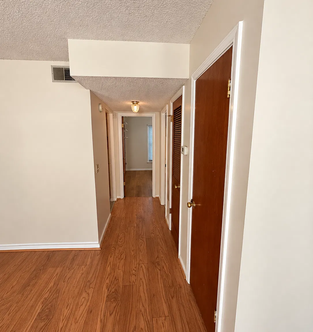 3 bed, 1250 sqft, $1,500 — Photo 1