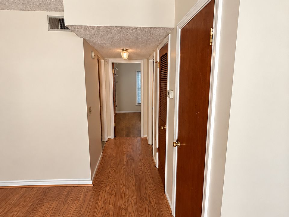1st image of 2105 Percival Rd #2105