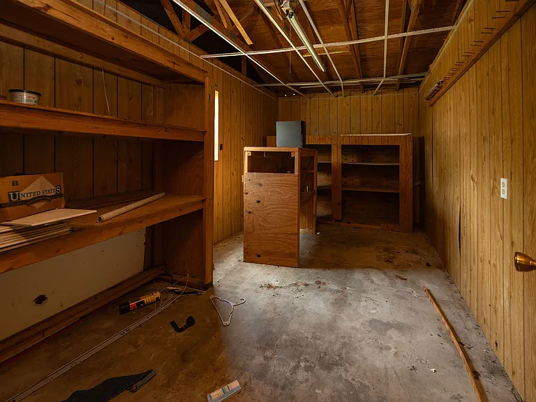 8011 Pistol Ln — Photo 23