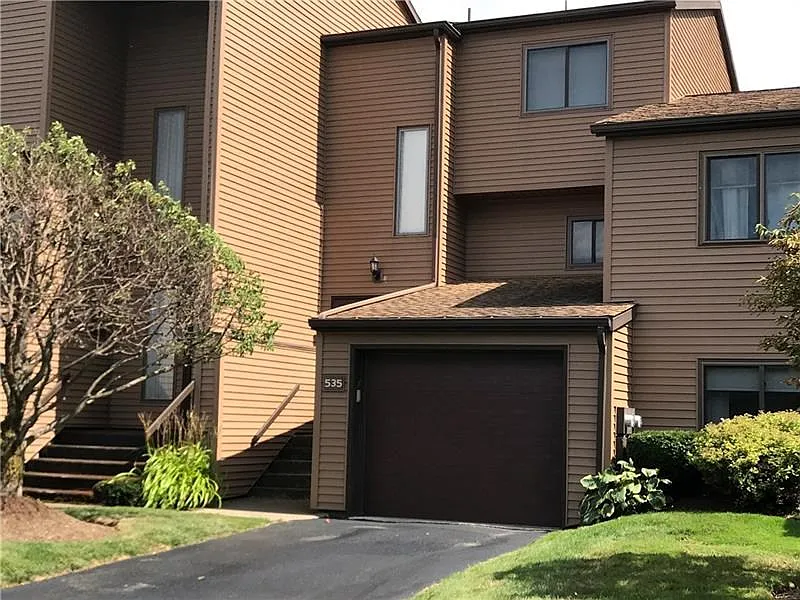 535 Montroyale Dr photo 1