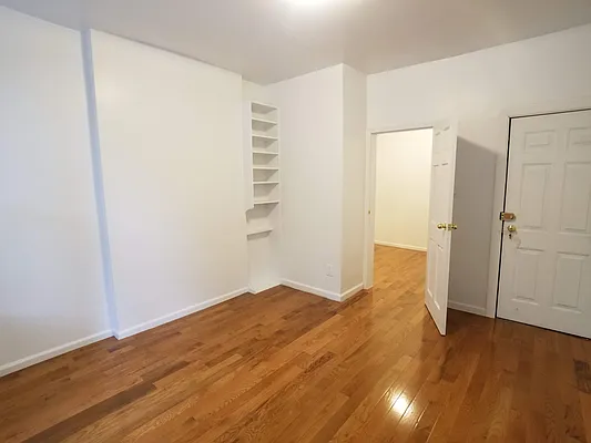 Rented by Compass | media 18