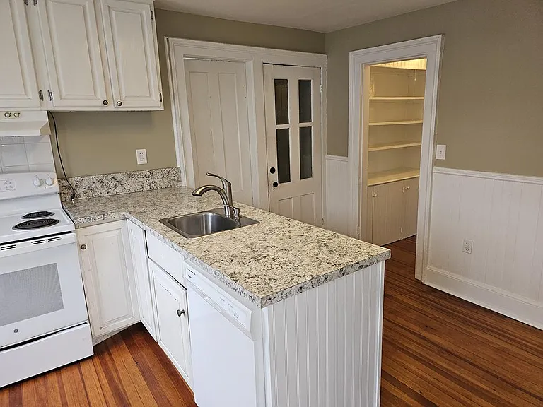 19 Howard Ave #2 — Photo 17
