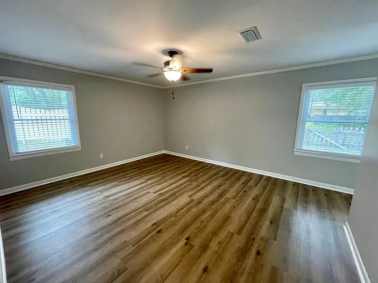 2113 Wimbledon Dr — Photo 10