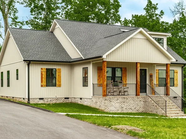 70 Acorn Ln, Hartsville, TN 37074