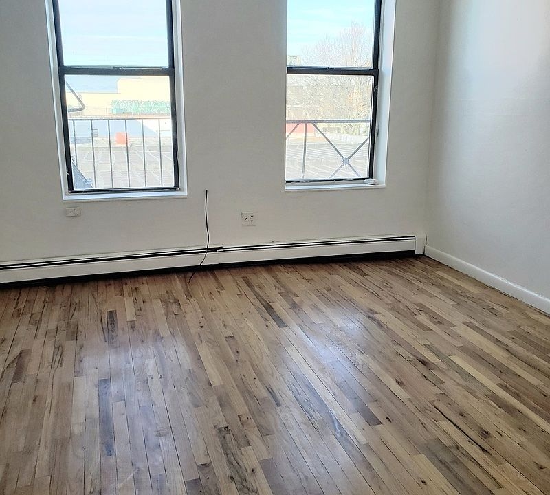 2nd image of 486 3rd Ave APT 3