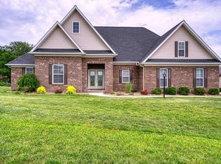 5980 Serenity Dr, Mount Vernon, IN 47620