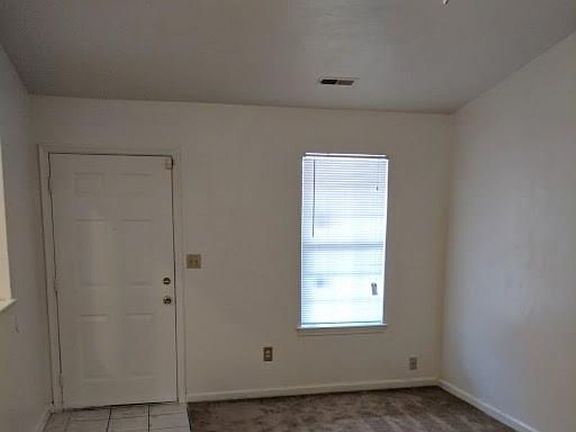 3rd image of 454 Peregrine St