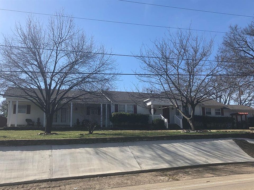 1st image of 209 Hereford St