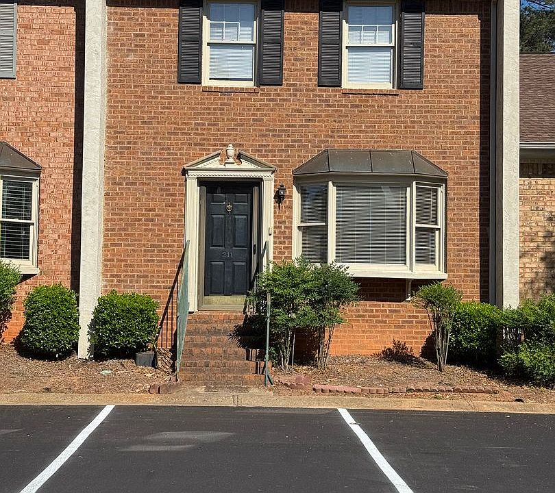 1st image of 250 Cleveland Rd APT 211