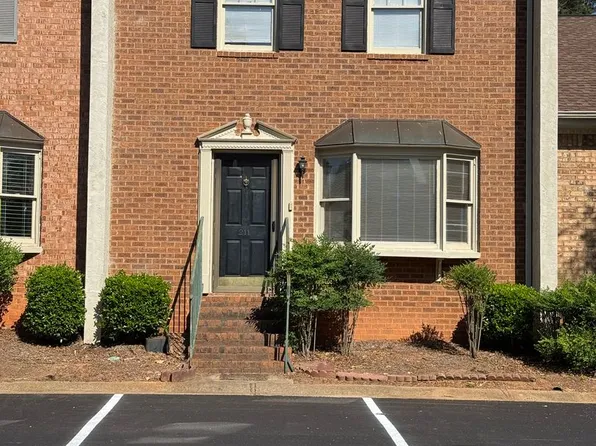 250 Cleveland Rd APT 211, Bogart, GA 30622