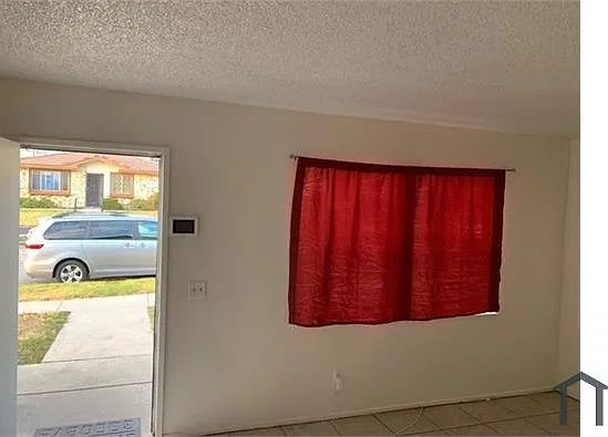 3465 Rainbow Ln
