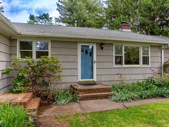 3rd image of 40 Union Rd