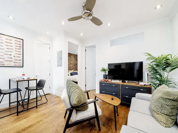106 W 13th St APT 27, New York, NY 10011