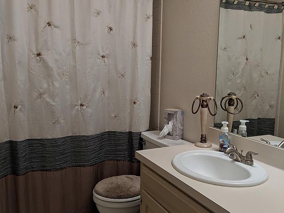 5th image of 725 Boyd Dr
