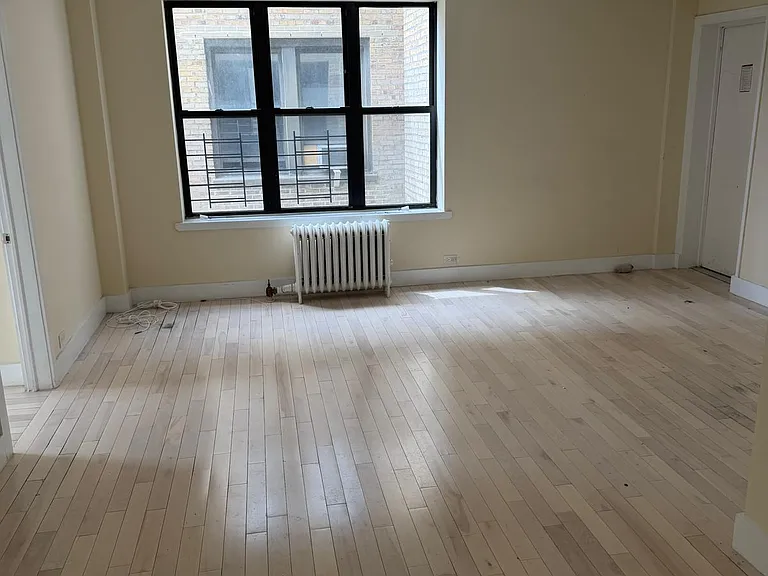 658 W 188th St #5E — Photo 7