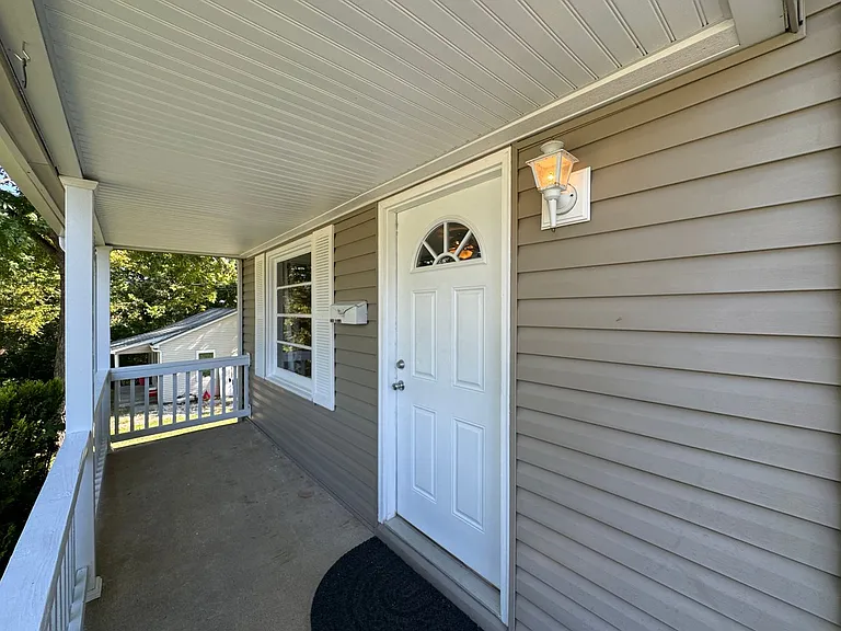 206 N Morgan St — Photo 4