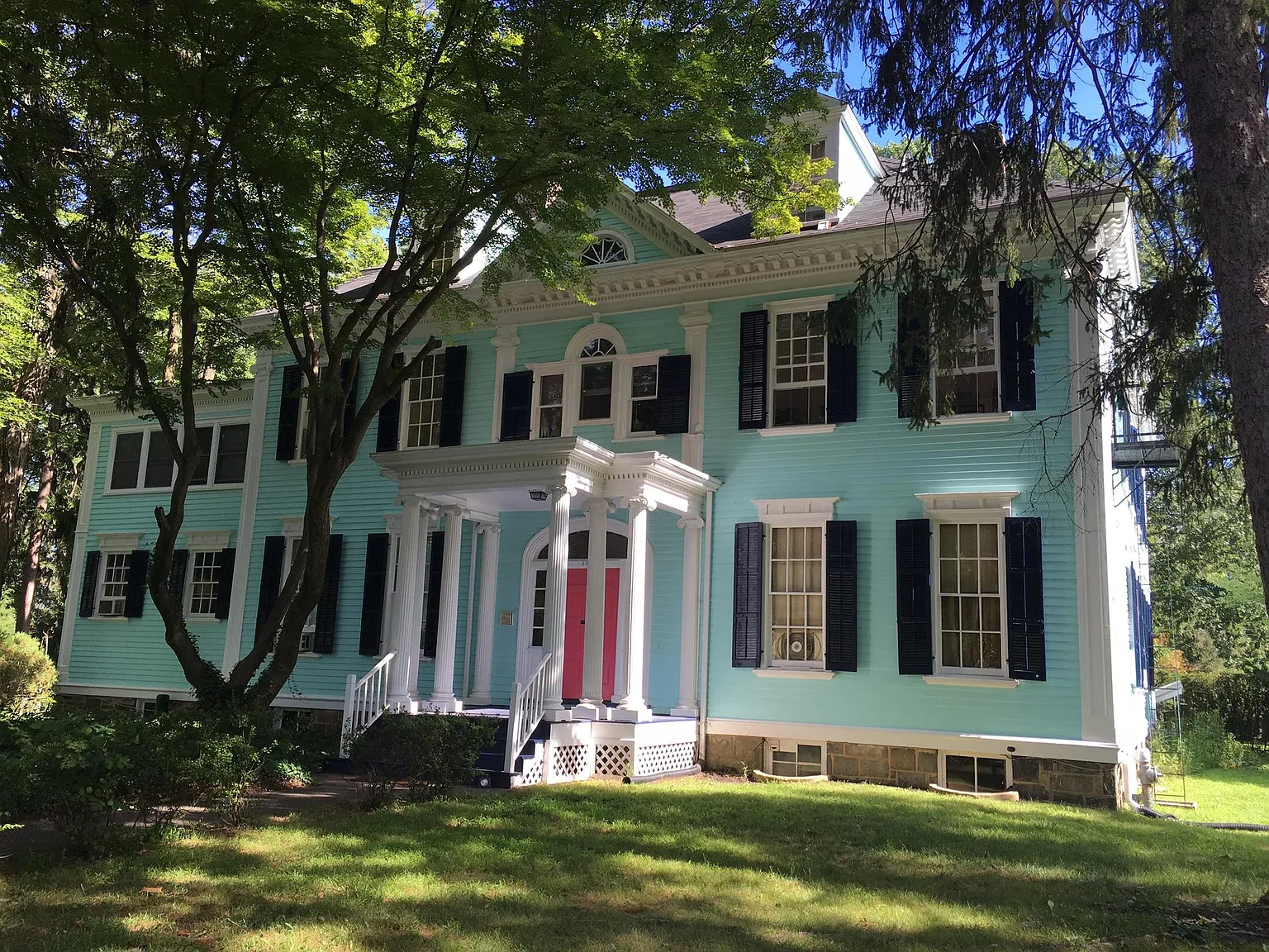 301 Nassau St — Photo 1