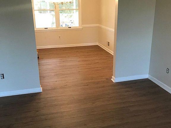 3rd image of 8711 Lantern Lite Pkwy