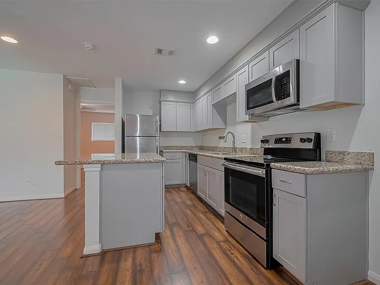 5333 Richmond Ave #25 — Photo 11