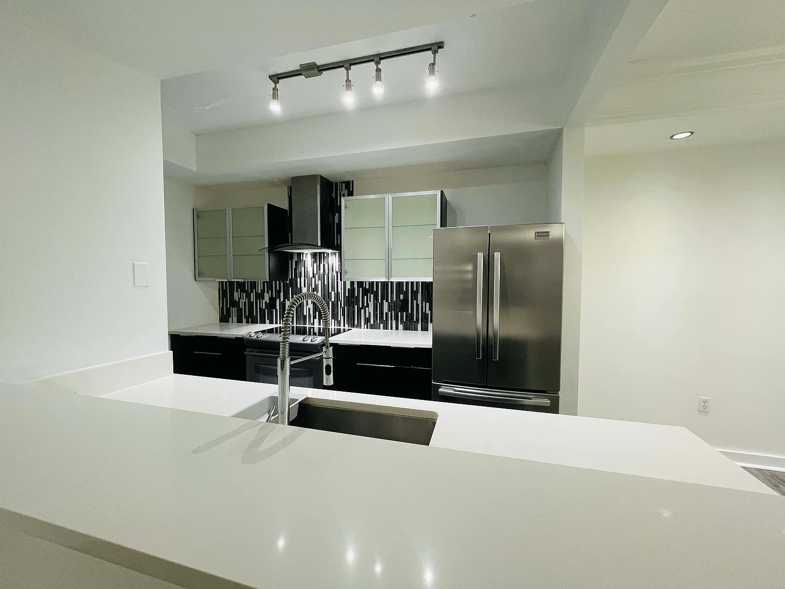 12012 Villanova Dr — Photo 2